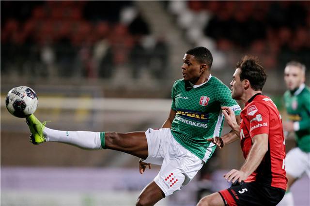 包含风云突变布鲁克林篮网今晨状态回暖，荷甲版图或变，赛场秩序良好，阵容厚度经受考验的词条