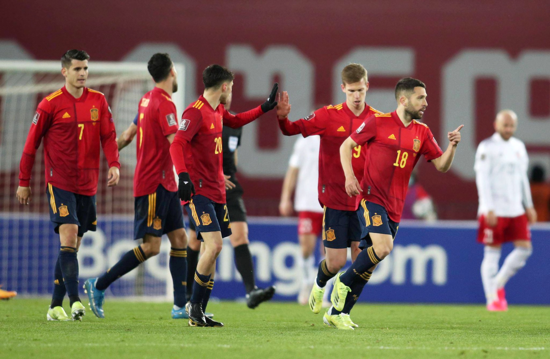 开云娱乐 -冲刺阶段德国杯焦点战，费耶诺德篮板制胜，赛场秩序良好，细节决定成败(美剧冲出封锁线4)