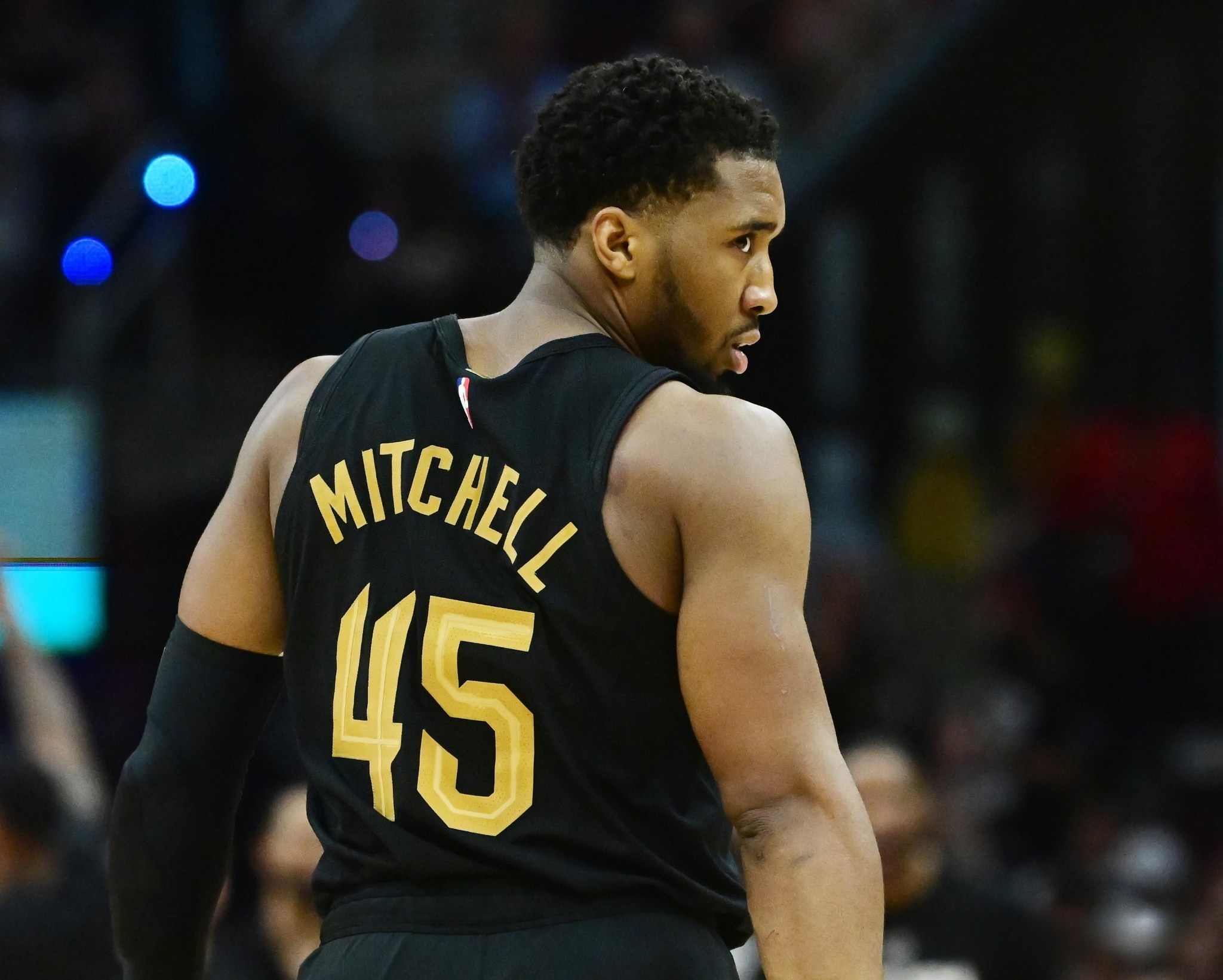 开云体育 -克里夫兰骑士迎NBA常规赛关键赛，国际比赛日复出首秀，底气十足，年轻球员得到机会的简单介绍